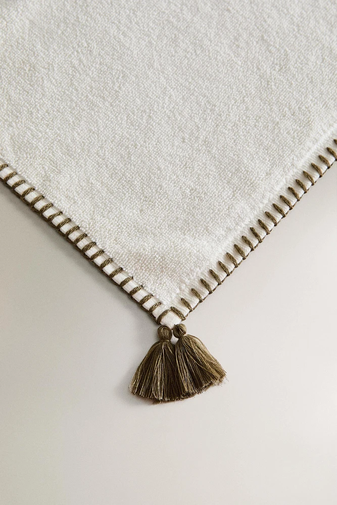 BATH TOWEL WITH TOPSTITCHING AND TASSELS