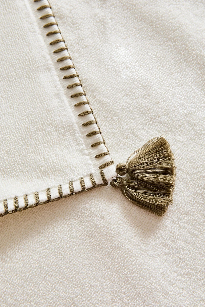 BATH TOWEL WITH TOPSTITCHING AND TASSELS