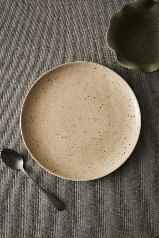 DOTTED STONEWARE DINNER PLATE