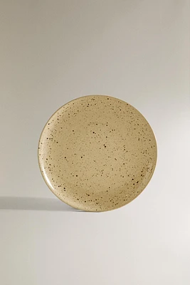 DOTTED STONEWARE DESSERT PLATE