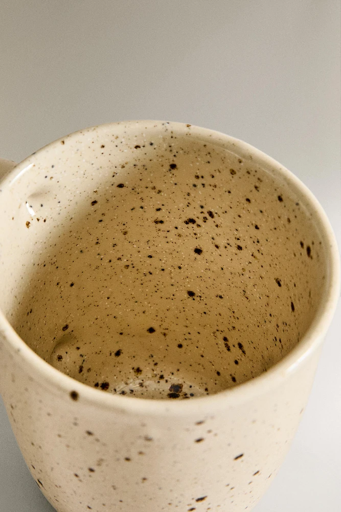 DOTTED STONEWARE MUG