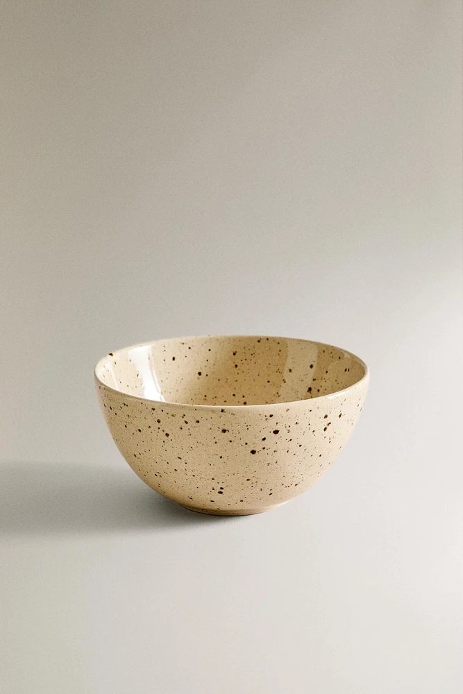 DOTTED STONEWARE BOWL