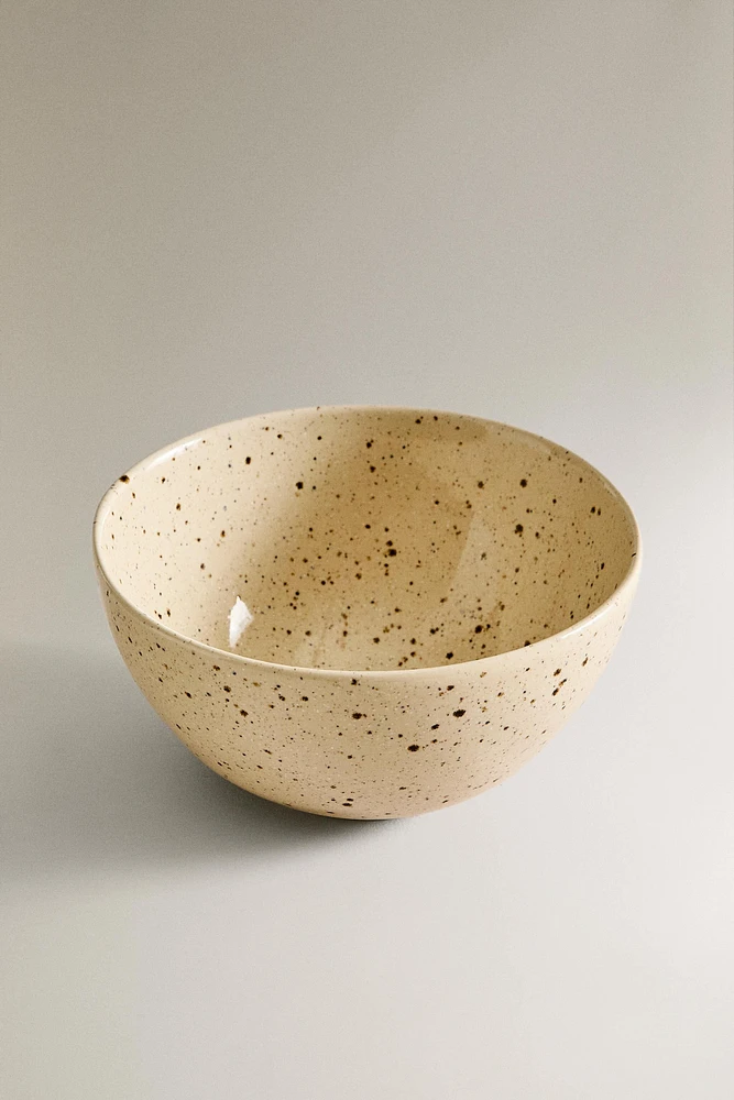 DOTTED STONEWARE BOWL