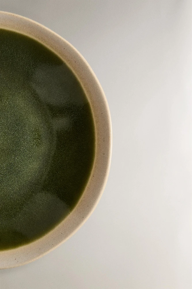 GREEN AND BEIGE STONEWARE DESSERT PLATE