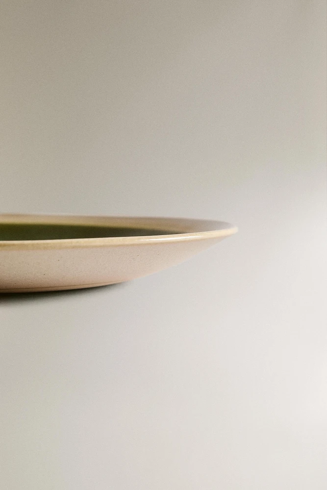 GREEN AND BEIGE STONEWARE DESSERT PLATE