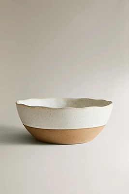 SALAD BOWL WITH RAISED DESIGN