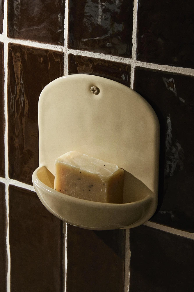 RAISED WALL BATHROOM SOAP DISH