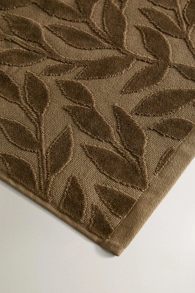 VELOUR JACQUARD BATH TOWEL