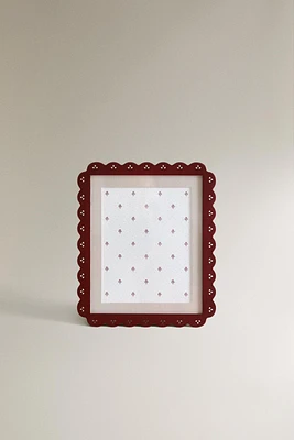 CHILDREN’S METAL PICTURE FRAME WITH WAVY EDGE