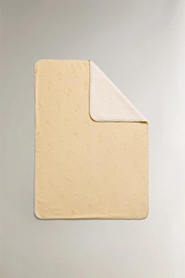 COUVERTURE ENFANT MOTIF RELIEF PEANUTS™