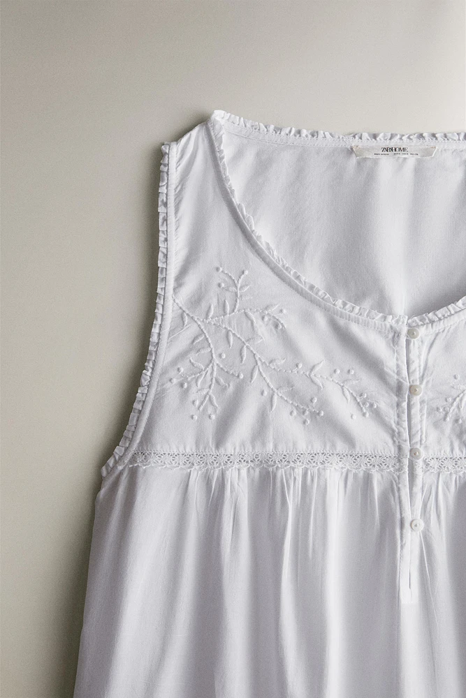 EMBROIDERED COTTON NIGHTGOWN