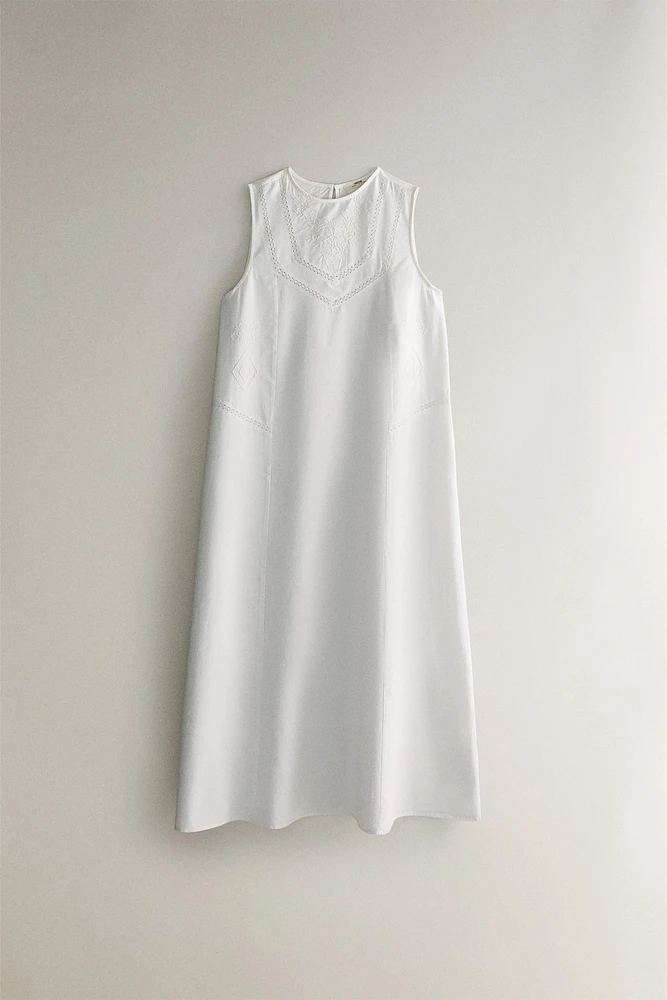 EMBROIDERED COTTON NIGHTGOWN