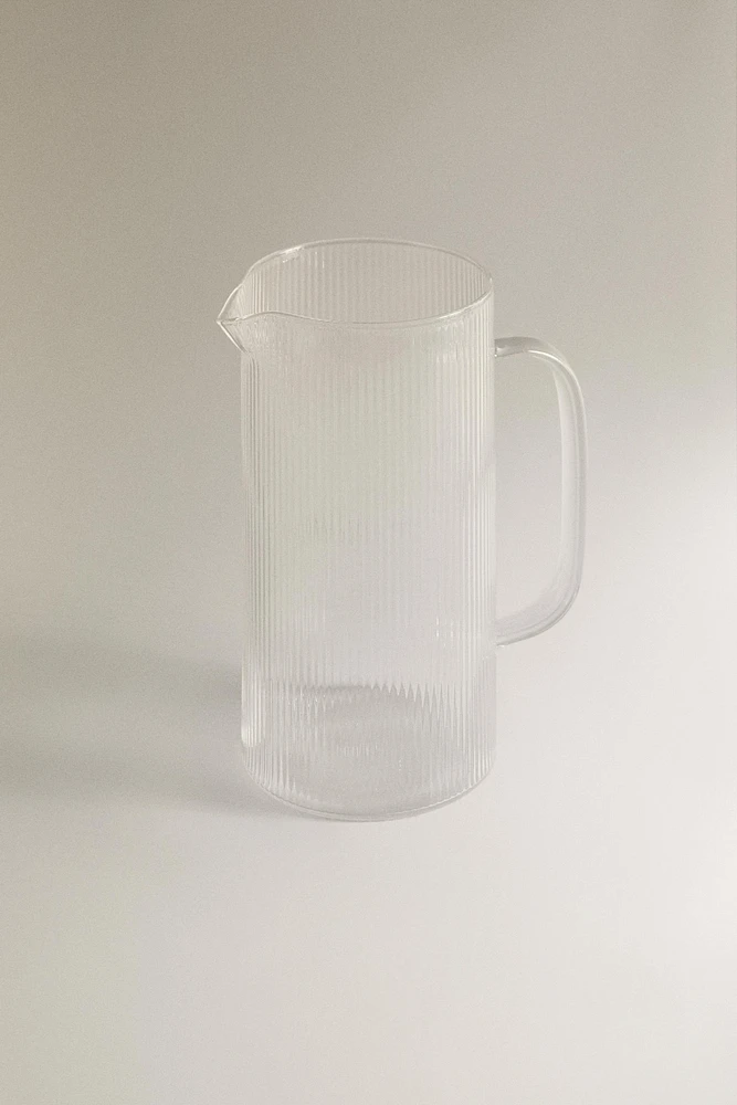 BOROSILICATE GLASS PITCHER WITH LINE DESIGN