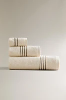 CONTRAST STITCH BATH TOWEL