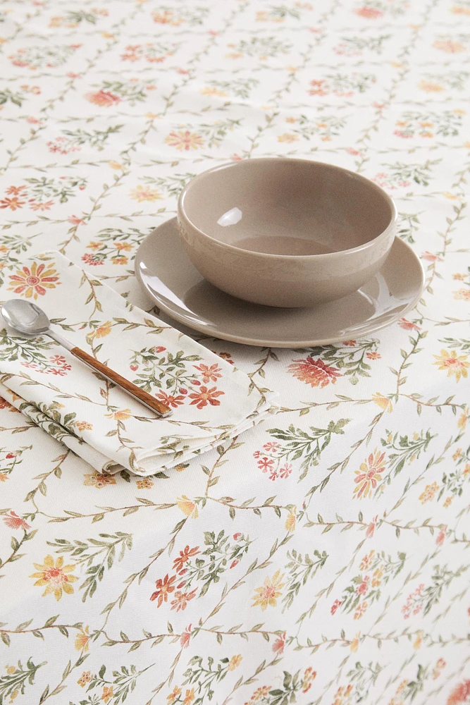 FLORAL PRINT TABLECLOTH