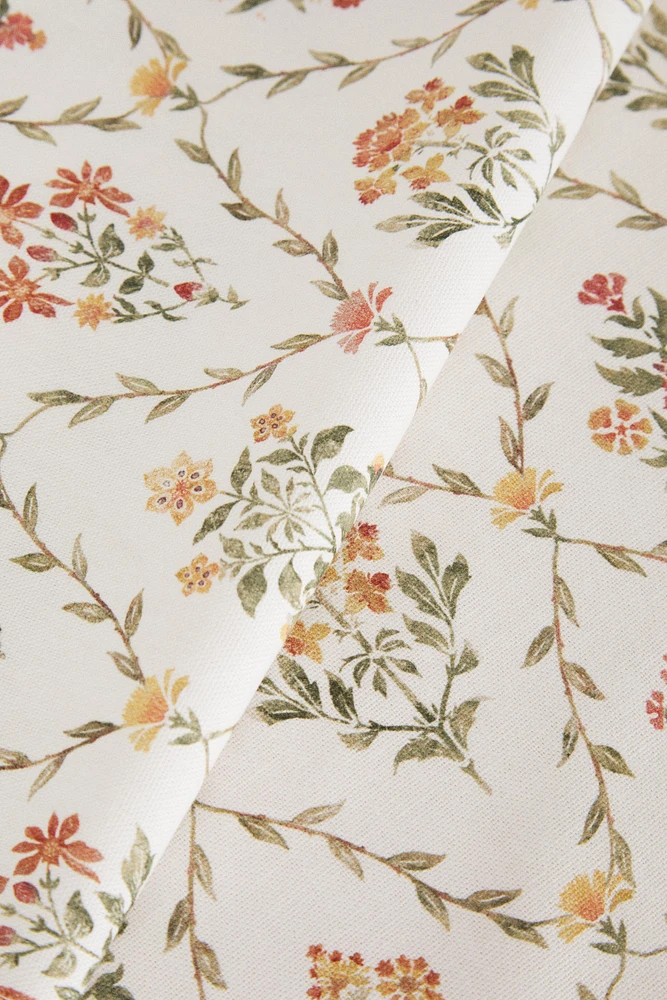 FLORAL PRINT TABLECLOTH