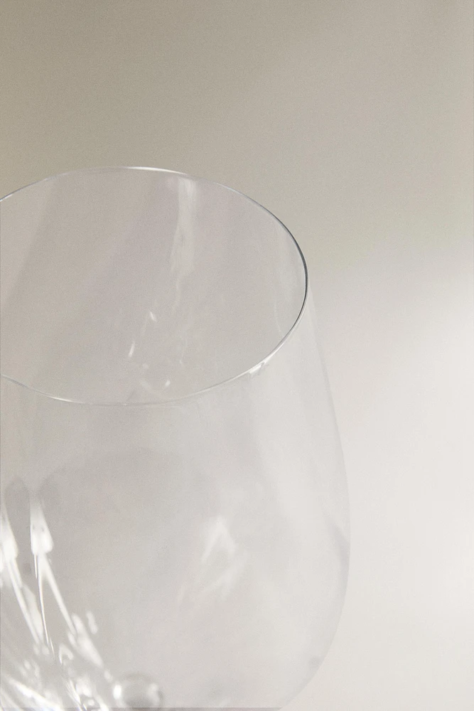 TEXTURED CRYSTALLINE WINE GLASS