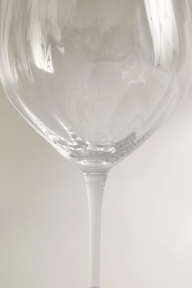 TEXTURED CRYSTALLINE WINE GLASS