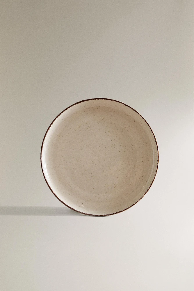 PORCELAIN DESSERT PLATE WITH ANTIQUE FINISH RIM