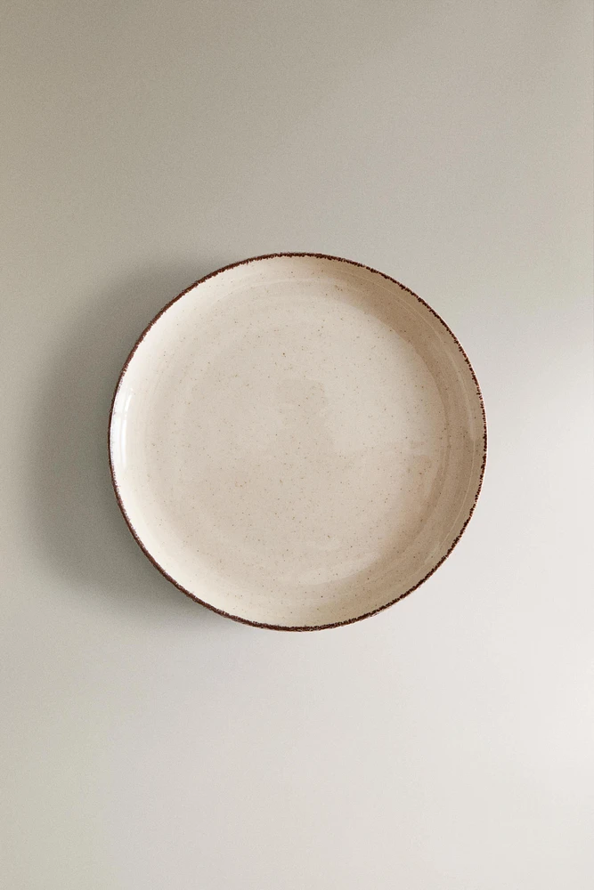 PORCELAIN DESSERT PLATE WITH ANTIQUE FINISH RIM