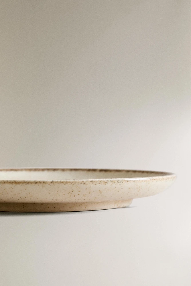 PORCELAIN SIDE PLATE WITH ANTIQUE FINISH RIM