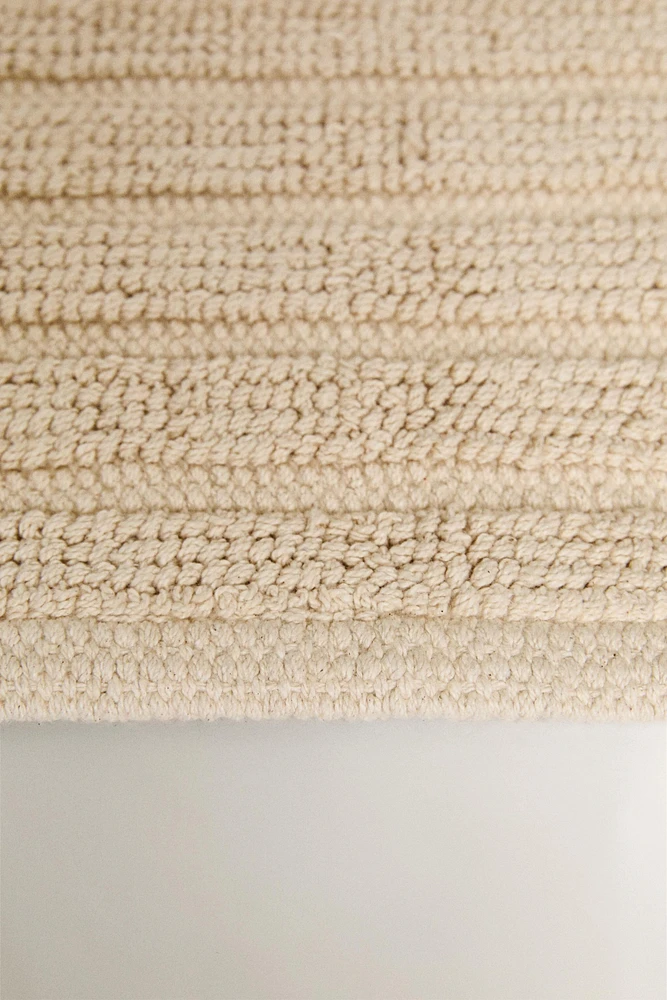 TEXTURED NON-SLIP BATH MAT