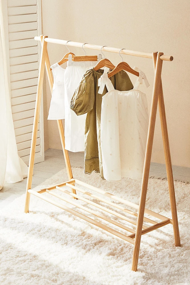 WOODEN CLOTHES RACK