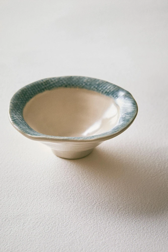 CERAMIC BOWL WITH EDGE DESIGN