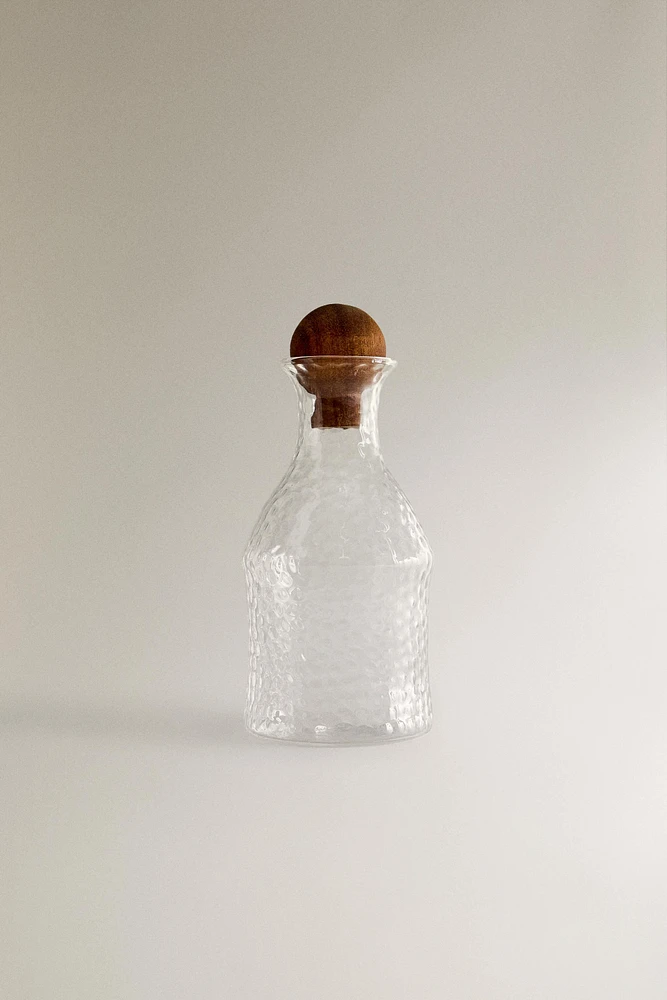 HAMMERED BOROSILICATE GLASS BOTTLE WITH WOODEN LID