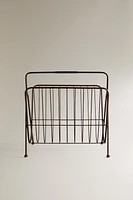 MAGAZINE RACK WITH METAL FRAME AND HANDLE