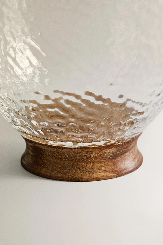 HAMMERED BOROSILICATE GLASS TUMBLER WITH A WOODEN BASE