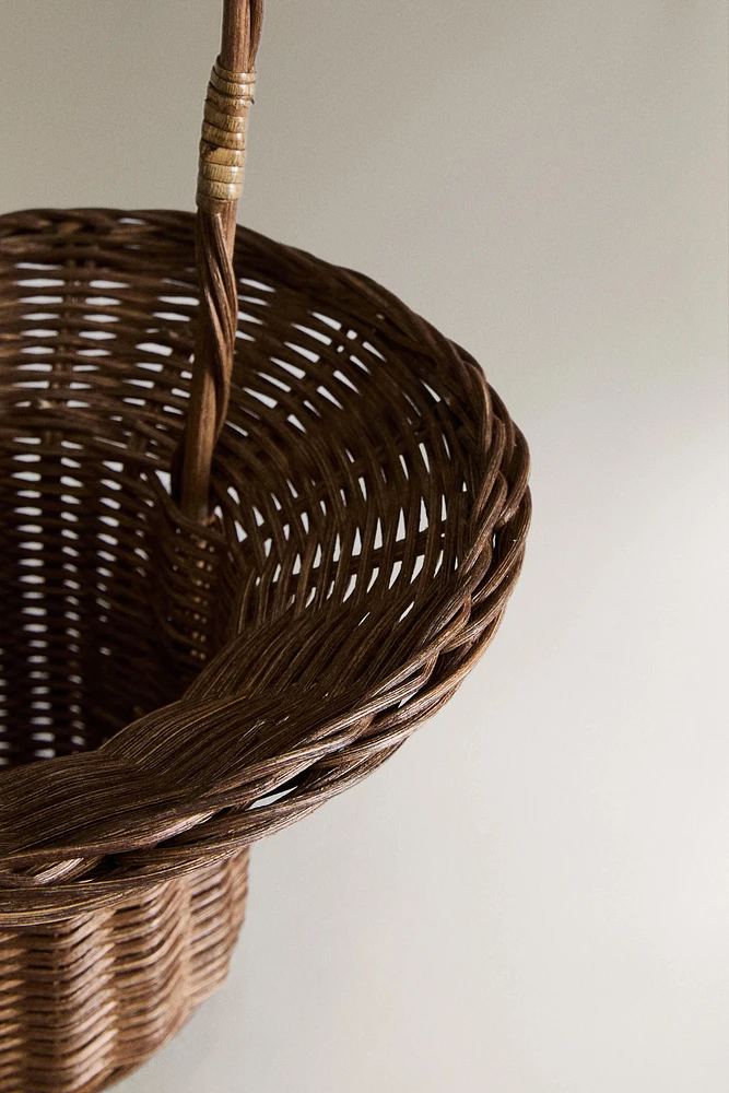 RATTAN BASKET VASE WITH HANDLE