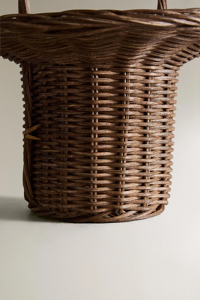 RATTAN BASKET VASE WITH HANDLE