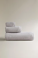 (700 GXM²) EXTRA SOFT COTTON BATH TOWEL