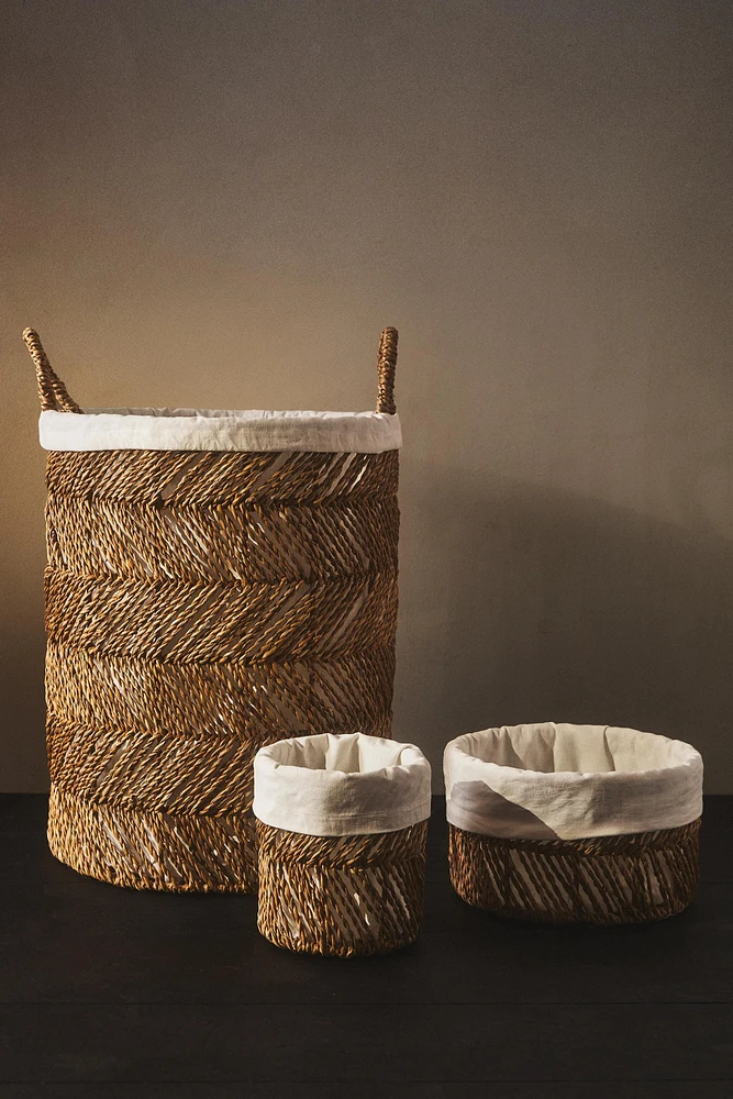 ROUND BASKET WITH COTTON LINING