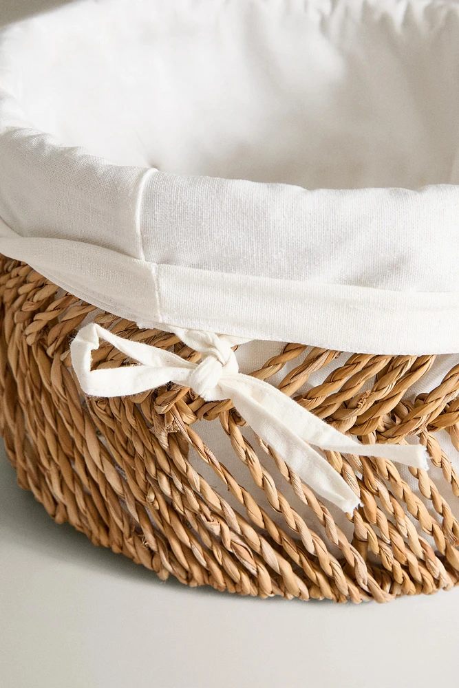 ROUND BASKET WITH COTTON LINING