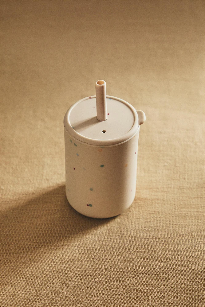 CHILDREN’S POLKA DOT TUMBLER WITH A STRAW