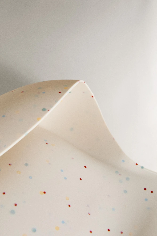 CHILDREN'S POLKA DOT SILICONE BIB