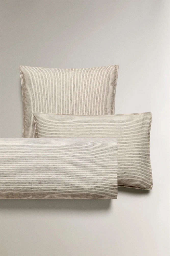 STRIPED PILLOWCASE