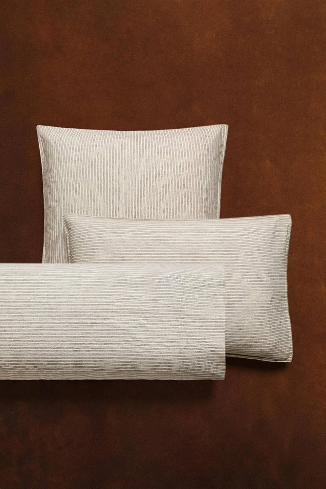 STRIPED PILLOWCASE