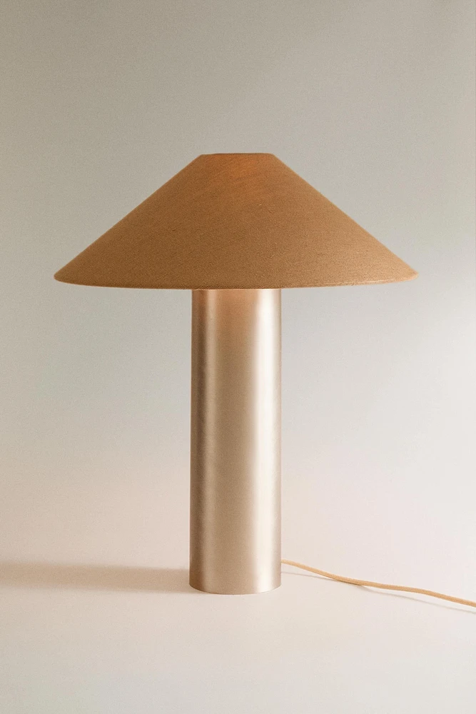 METAL BASE TABLE LAMP