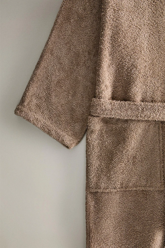 (420 GXM²) PREMIUM COTTON BATHROBE