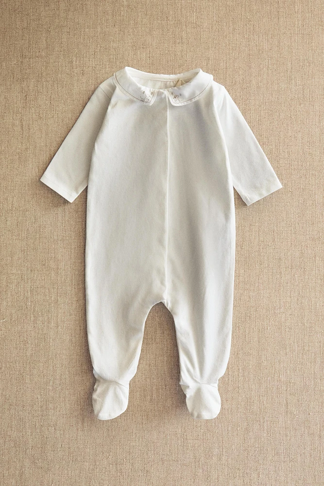 CHILDREN'S FOOTED ROMPER WITH EMBROIDERED MOUSE