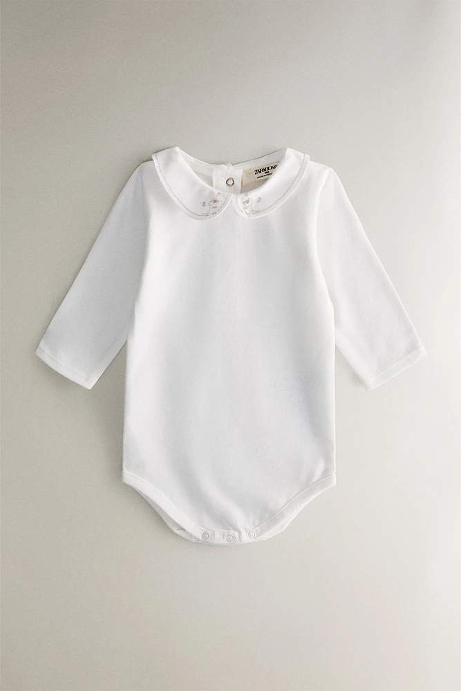 CHILDREN'S BODYSUIT WITH AN EMBROIDERED MOUSE