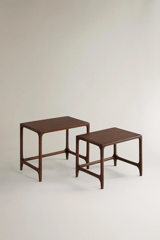 WOODEN NEST OF SIDE TABLES (SET OF 2)