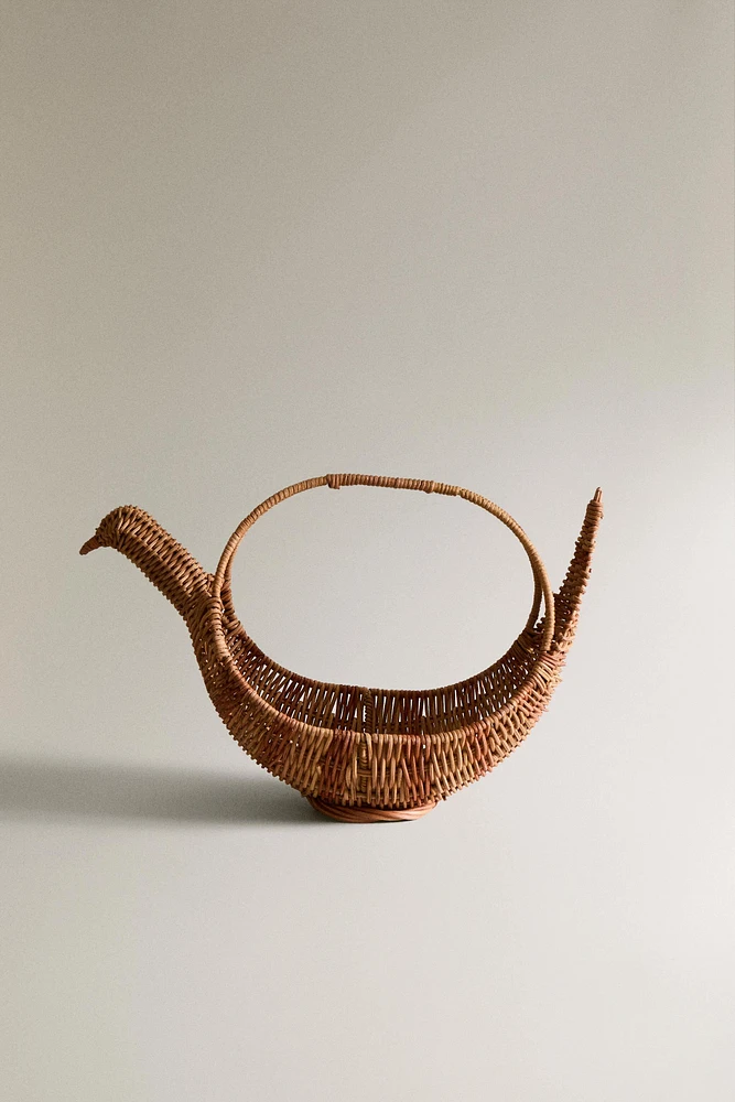 RATTAN BASKET WITH HANDLE