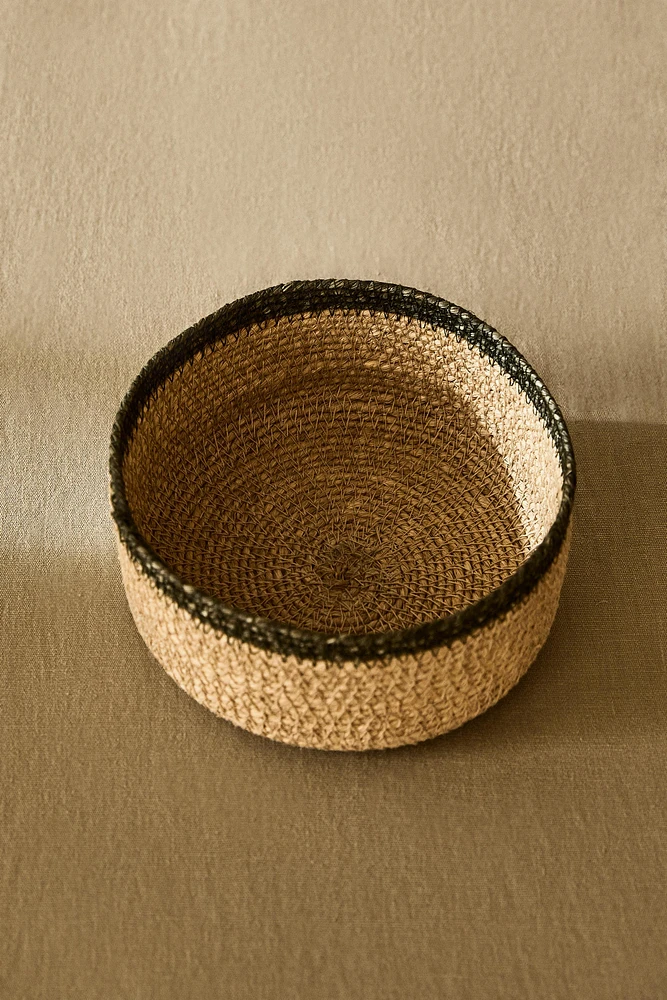 ROUND WOVEN BASKET