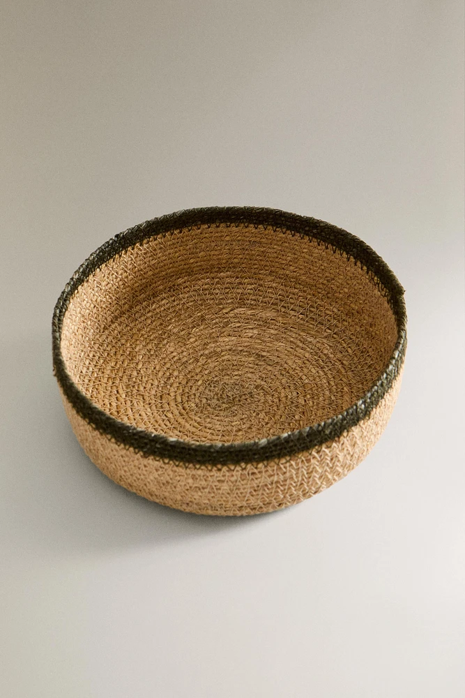 ROUND WOVEN BASKET