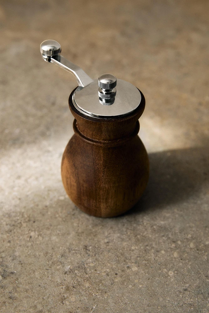 WOODEN PEPPER GRINDER WITH STEEL LID