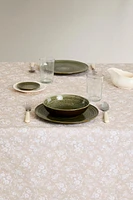 RESIN-COATED TABLECLOTH FLORAL PRINT